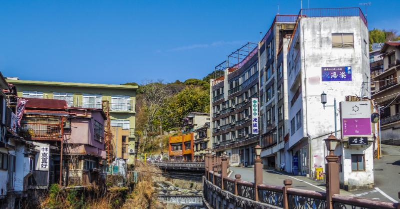 人を癒して1200年、湯河原町