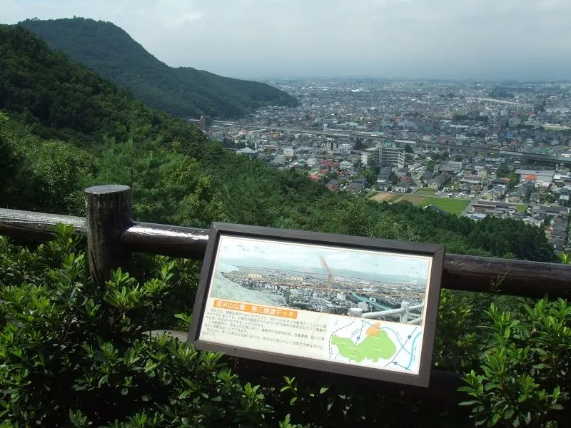 信夫山