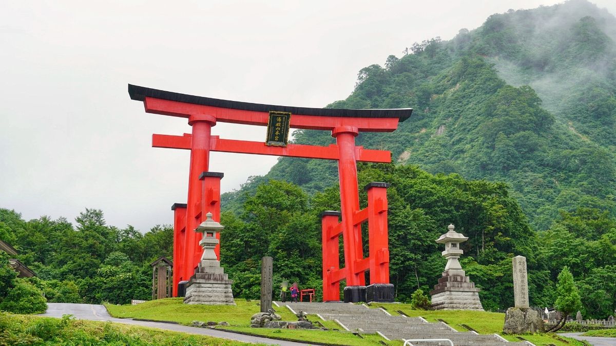 湯殿山神社 本宮